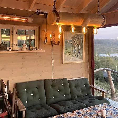 Stunning In Austbygda With Wifi Feriehus *