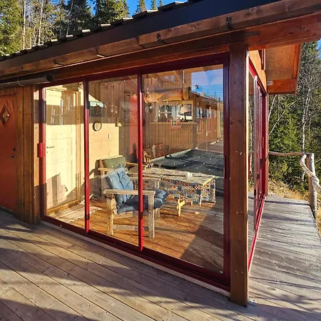 Stunning In Austbygda With Wifi